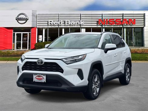 Used 2023 Toyota RAV4 XLE w/ Convenience Package image 2