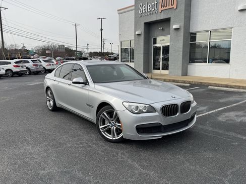 Used 2015 BMW 740i w/ Executive Package image 7