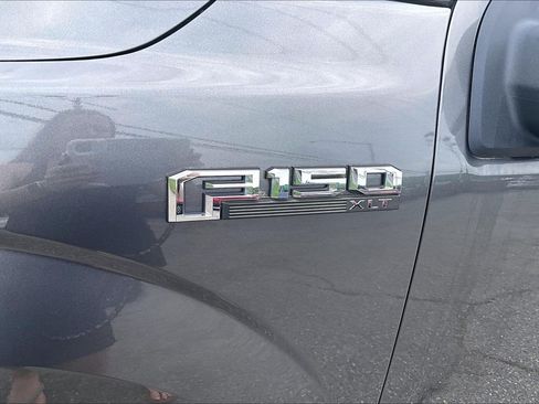 Used 2018 Ford F150 XLT AWD/4WD image 8