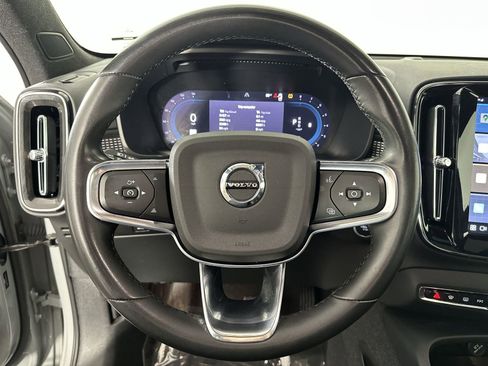 Used 2024 Volvo XC40 B5 Plus AWD/4WD image 14
