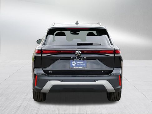 Certified 2025 Volkswagen Tiguan SE w/ Panoramic Sunroof Package AWD/4WD image 6
