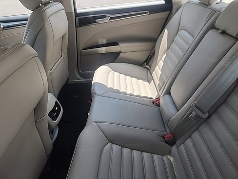 Used 2020 Ford Fusion SEL FWD image 10