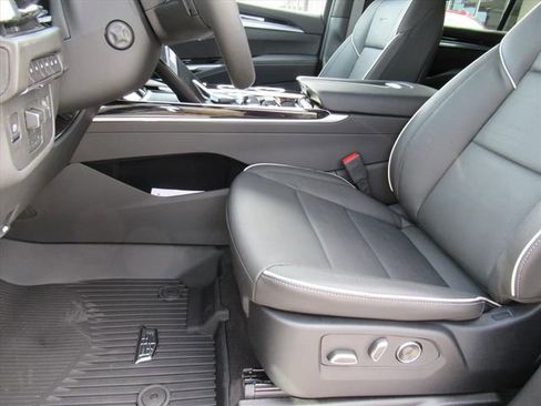 New 2026 Cadillac Escalade ESV Sport w/ Touring Package image 15