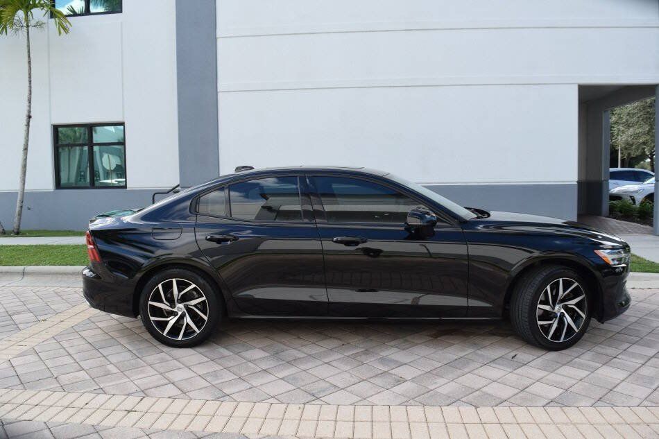 Used 2019 Volvo S60 T5 Momentum w/ Premium Package FWD image 7