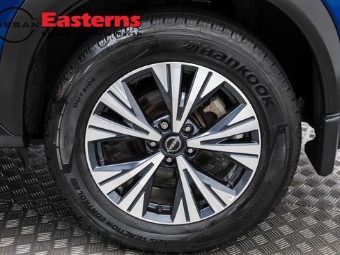 Used 2022 Nissan Rogue SV image 46