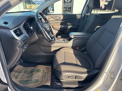 Used 2019 GMC Acadia SLE image 18