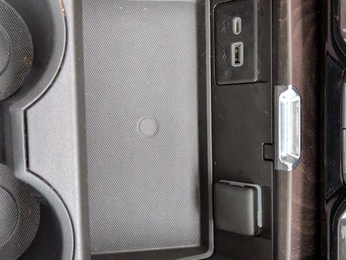 Used 2021 GMC Yukon Denali image 29