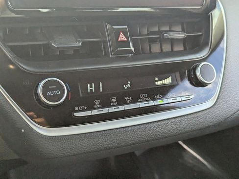 Used 2025 Toyota Corolla LE image 25