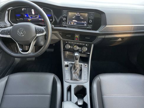 Used 2023 Volkswagen Jetta SE w/ Panoramic Sunroof Package image 14