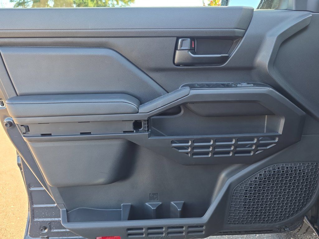 Used 2026 Toyota Tacoma SR5 AWD/4WD image 13