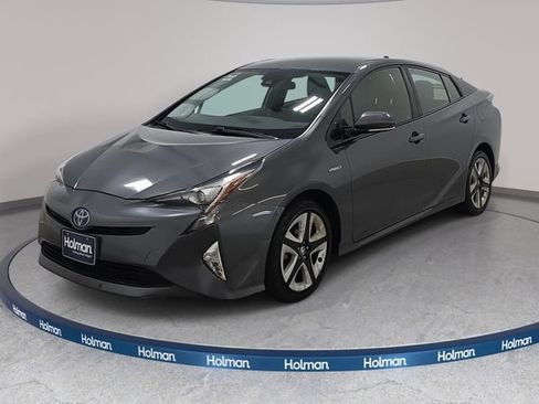 Used 2016 Toyota Prius Three Touring FWD image 1