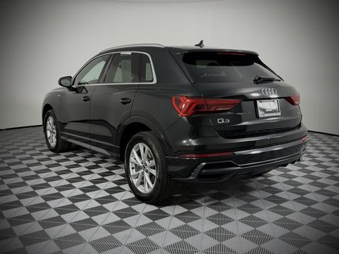 Used 2022 Audi Q3 2.0T Premium image 3