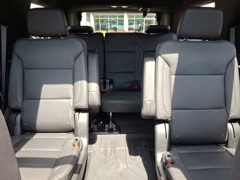 Used 2023 Chevrolet Tahoe Z71 w/ Luxury Package AWD/4WD image 18