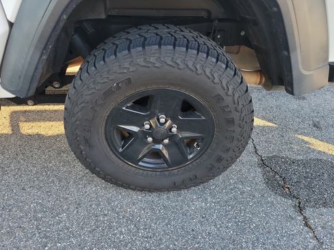 Used 2020 Jeep Gladiator Sport w/ Quick Order Package 24S image 22