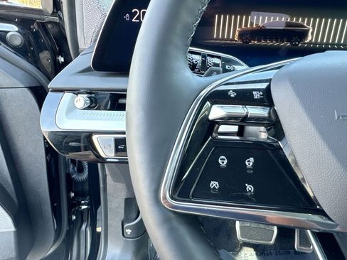 Used 2025 Cadillac Optiq Sport 2 image 17