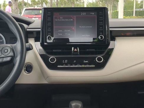 Certified 2022 Toyota Corolla LE w/ LE Convenience Package image 17