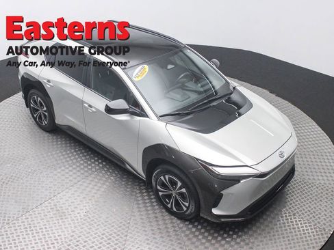 Used 2023 Toyota bZ4X XLE w/ Weather Package image 3