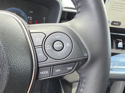 Used 2025 Toyota Corolla Cross AWD Hybrid w/ Convenience Package image 18