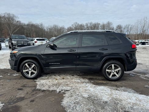 Used 2014 Jeep Cherokee Sport image 2