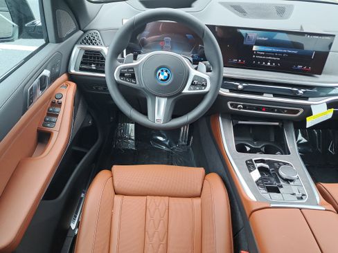 New 2026 BMW X5 xDrive50e w/ M Sport Package image 16