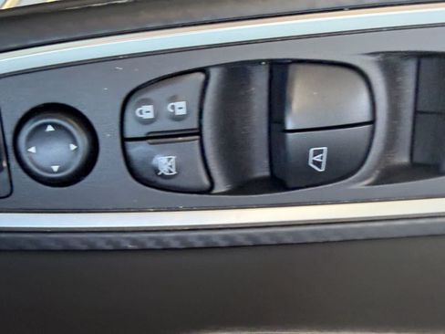 Used 2025 Nissan Versa SR w/ Trunk Package FWD image 6