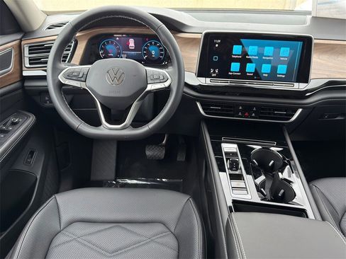 New 2026 Volkswagen Atlas SE image 27