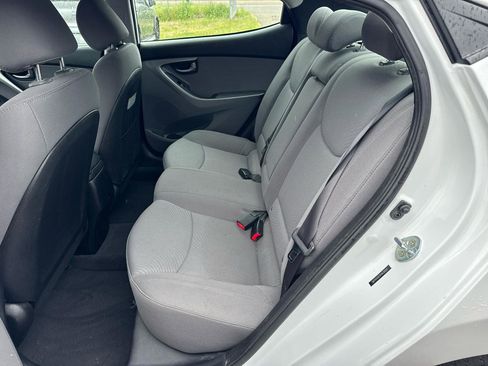 Used 2015 Hyundai Elantra SE w/ Option Group 02 FWD image 11