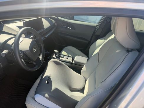 Used 2024 Toyota Prius Limited w/ Limited Premium Package image 10