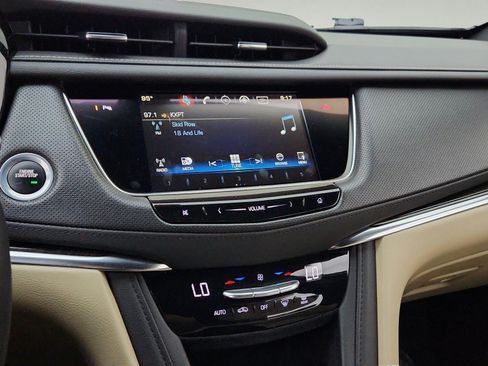 Used 2019 Cadillac XT5 FWD image 19