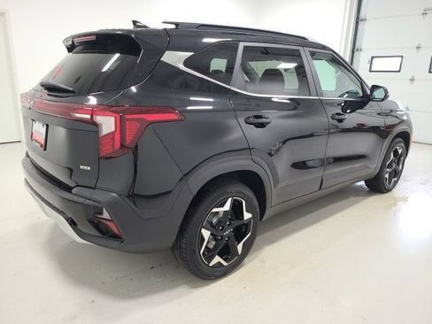 Used 2024 Kia Seltos EX AWD/4WD image 6