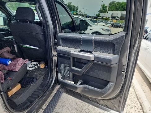 Used 2019 Ford F150 XLT w/ Equipment Group 302A Luxury AWD/4WD image 16