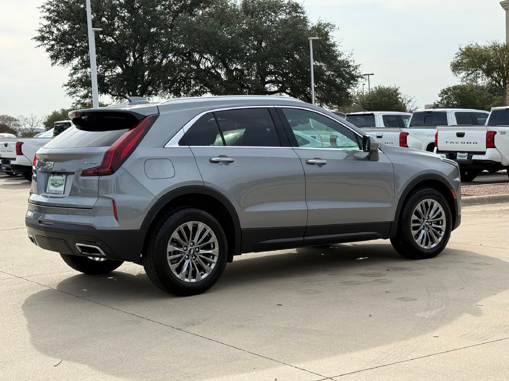 Used 2025 Cadillac XT4 Premium Luxury FWD image 4