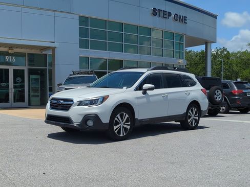 Used 2019 Subaru Outback 2.5i Limited AWD/4WD image 1