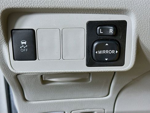 Used 2012 Toyota Corolla LE image 17