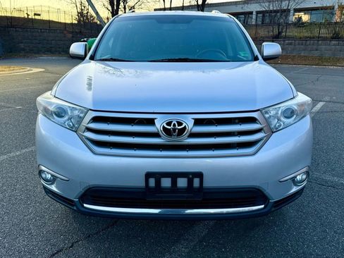 Used 2012 Toyota Highlander SE image 2
