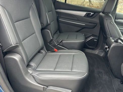 Used 2025 Buick Enclave Preferred image 42