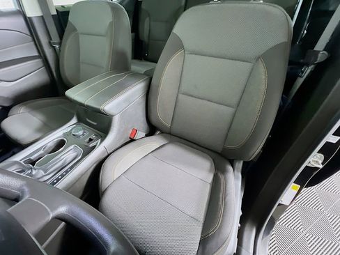 Used 2021 Chevrolet Traverse LS AWD/4WD image 19