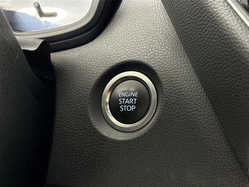Used 2025 Toyota Corolla SE image 20