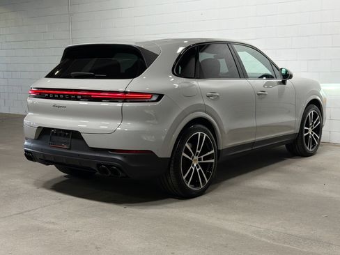 Certified 2024 Porsche Cayenne AWD/4WD image 7