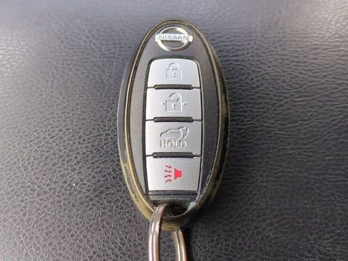 Used 2016 Nissan Rogue SL w/ SL Premium Package image 30