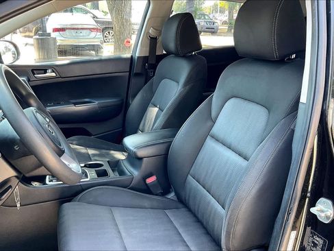 Certified 2022 Kia Sportage LX FWD image 9