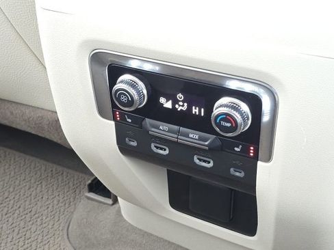 Used 2021 GMC Yukon XL Denali w/ Denali Premium Package image 20