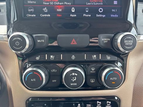 Used 2020 RAM 1500 Laramie AWD/4WD image 47