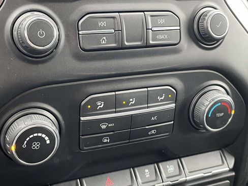 Used 2020 Chevrolet Silverado 1500 LT w/ Trailering Package image 17