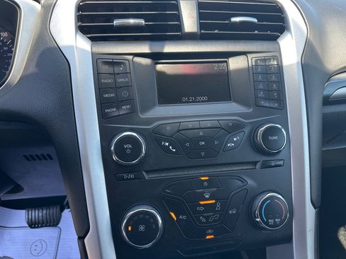 Used 2016 Ford Fusion SE FWD image 22