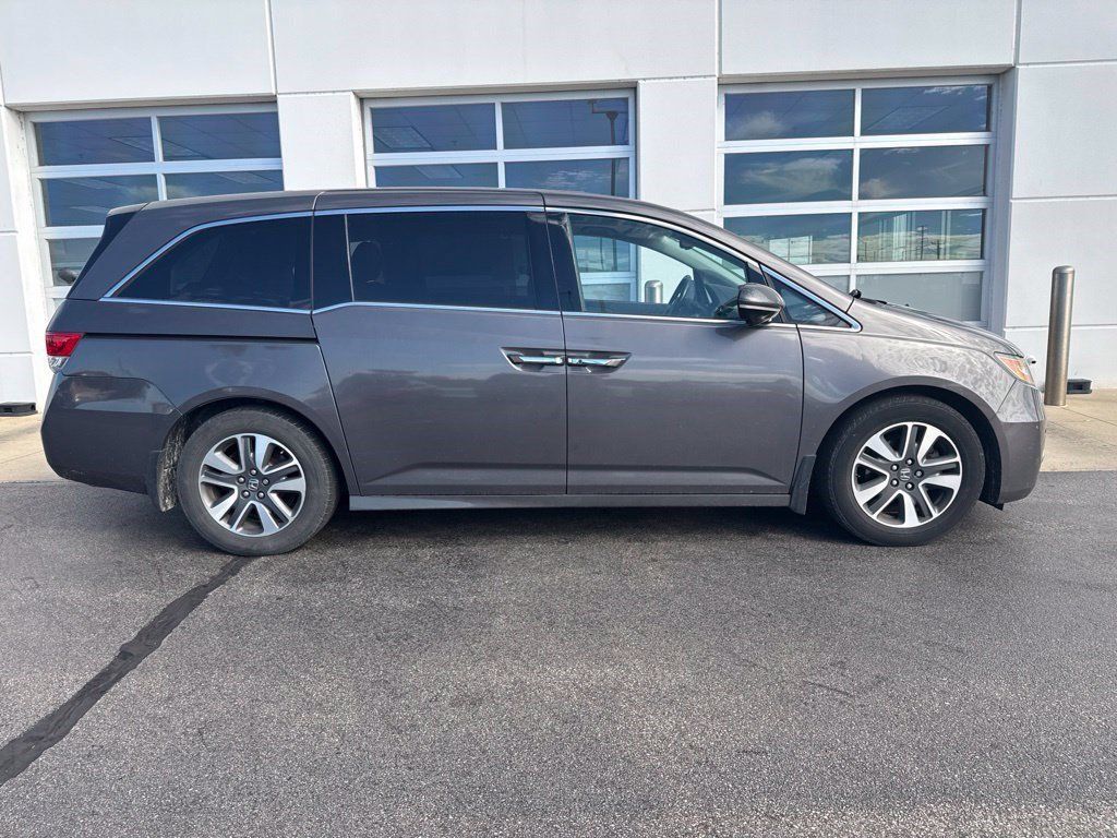 Used 2016 Honda Odyssey Touring image 3