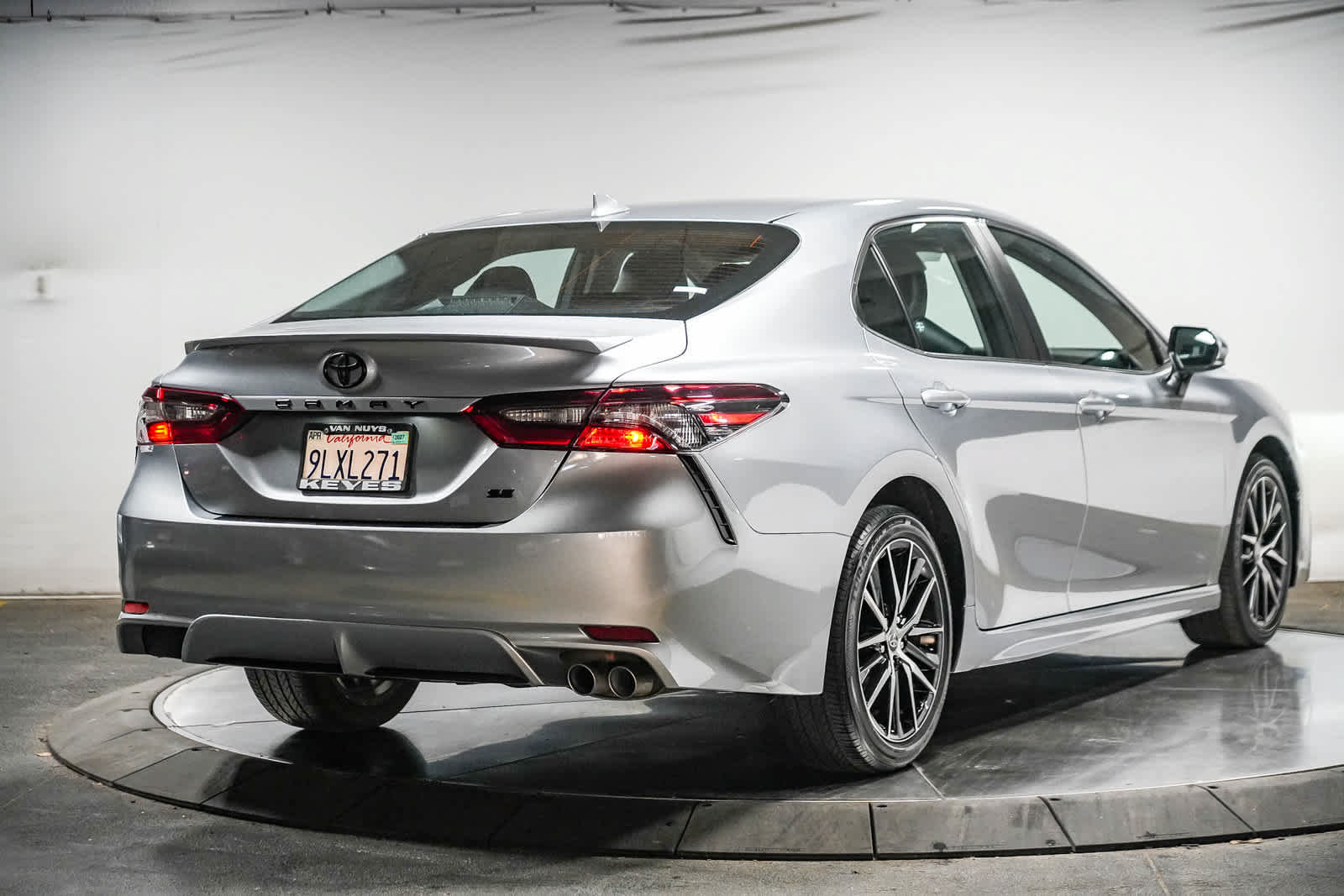 Certified 2024 Toyota Camry SE FWD image 6