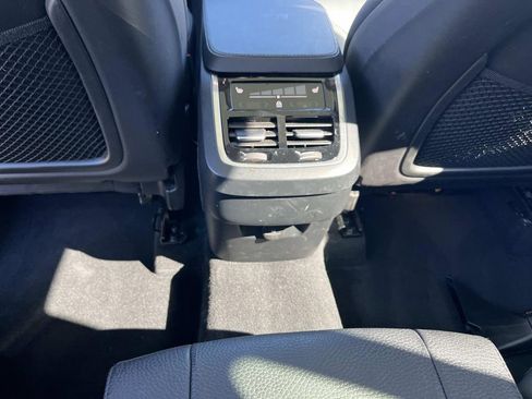 Used 2025 Volvo XC90 B5 Plus image 17