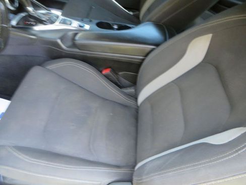 Used 2022 Chevrolet Camaro LT RWD image 20