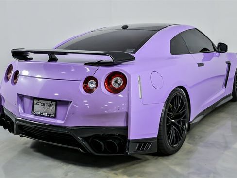 Used 2020 Nissan GT-R Premium AWD/4WD image 12